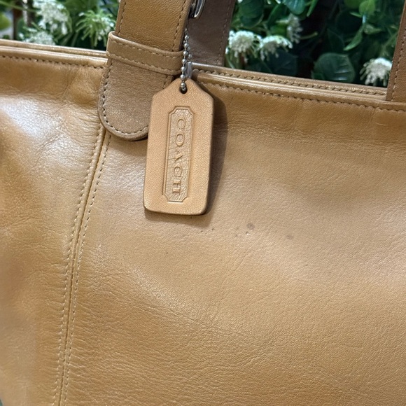 Coach Vintage 1997 Costa Rican leather waverly handbag. - Picture 10 of 11